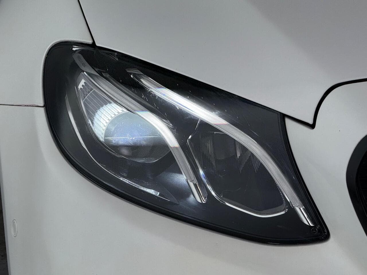 Mercedes-Benz E Class thumbnail Lights Front