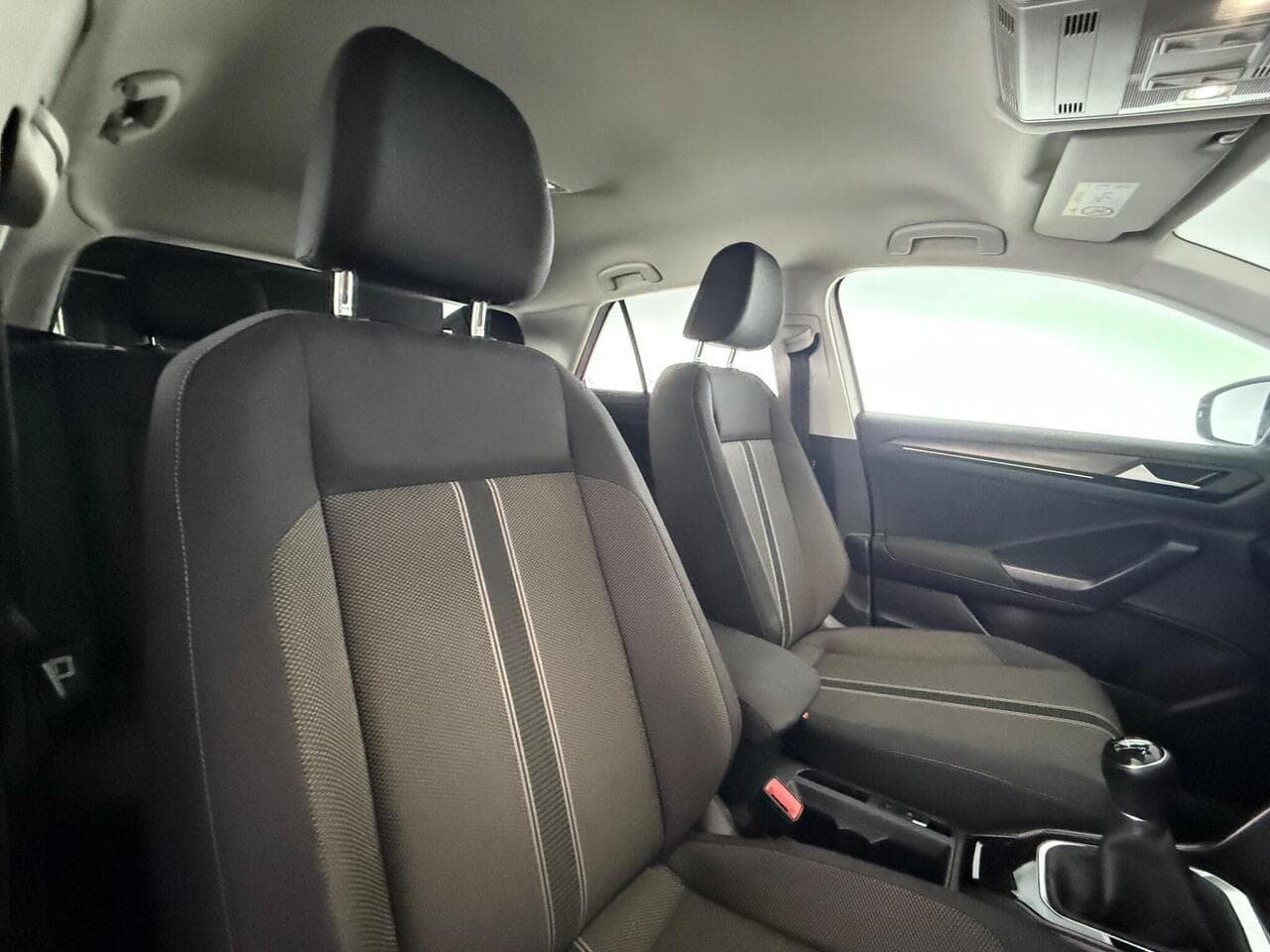 Volkswagen T-Roc thumbnail Seat Driver