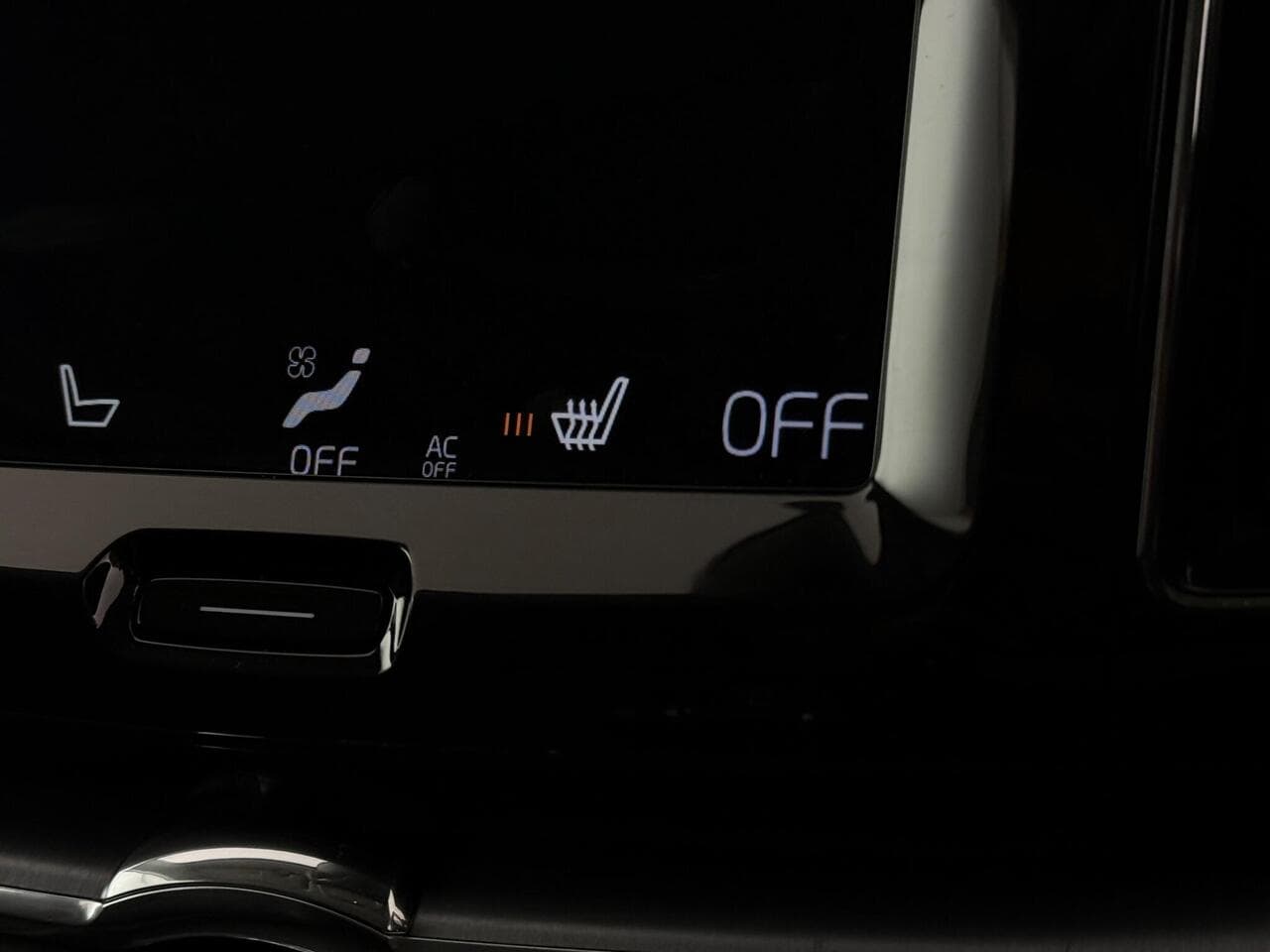 Volvo XC60 thumbnail Misc Controls