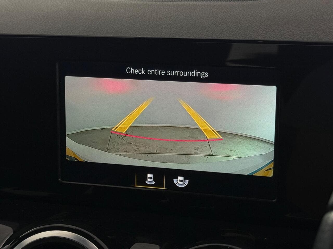 Mercedes-Benz B Class thumbnail Infotainment System