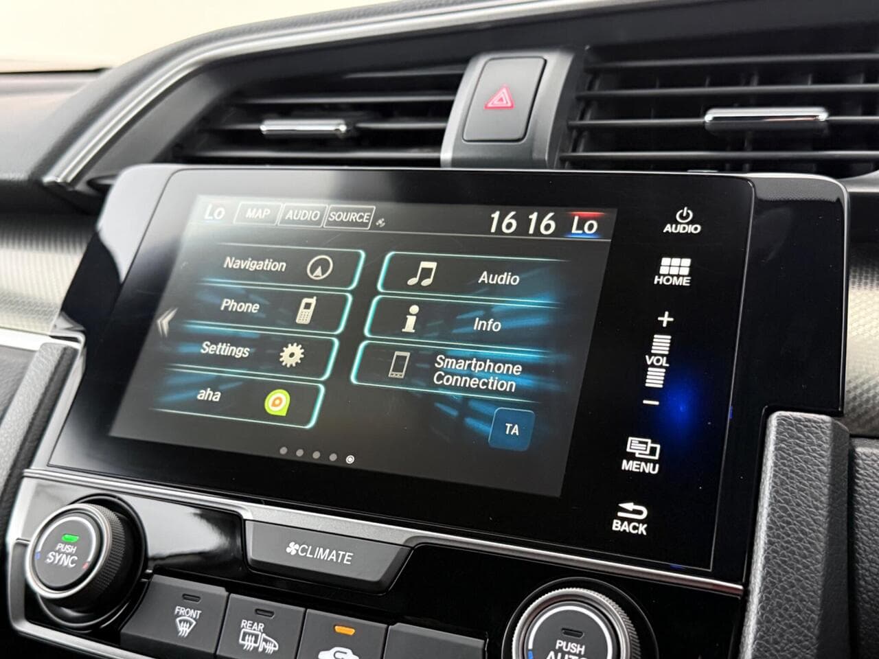 Honda Civic thumbnail Infotainment System