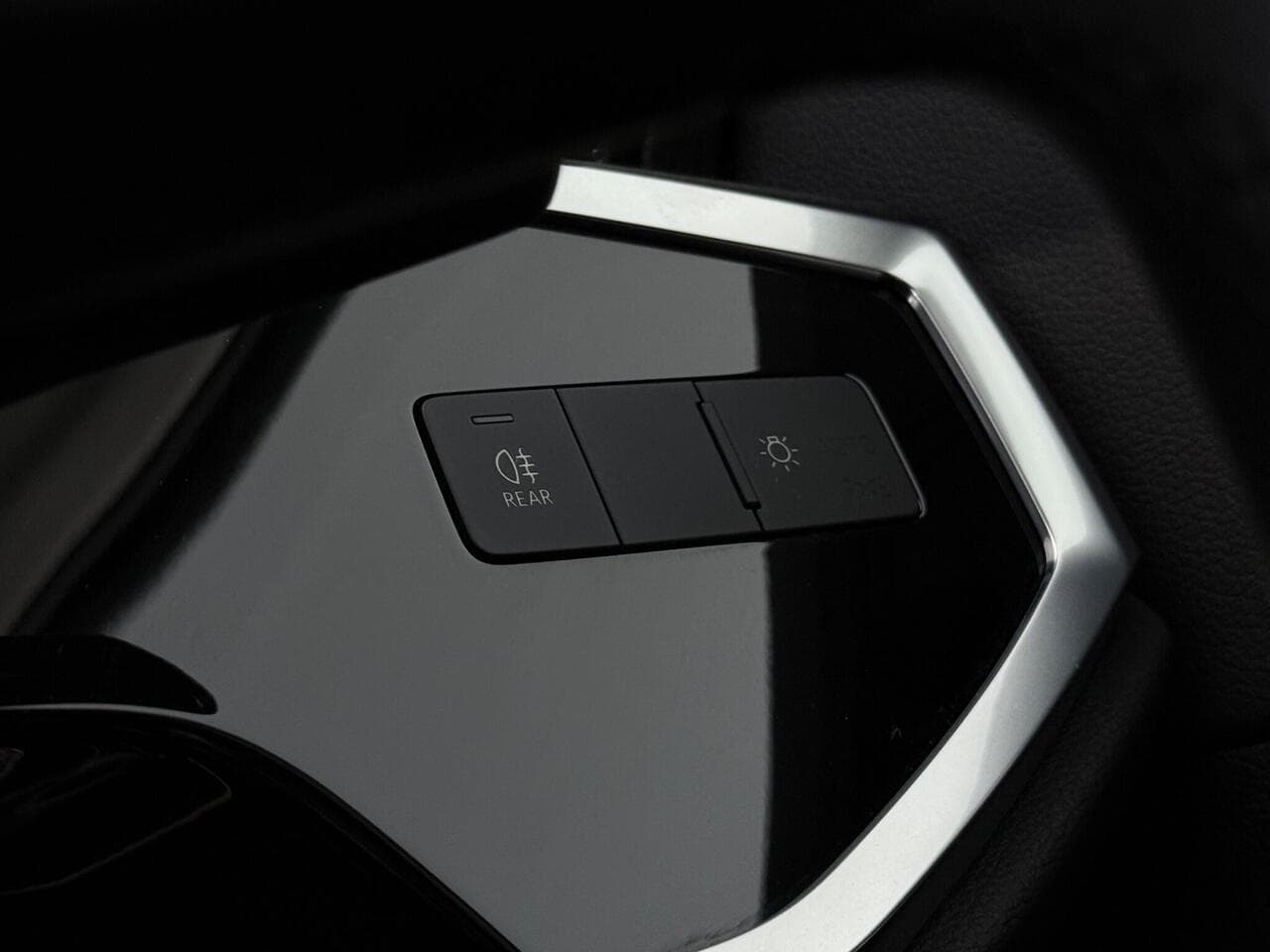 Audi Q3 thumbnail Misc Controls