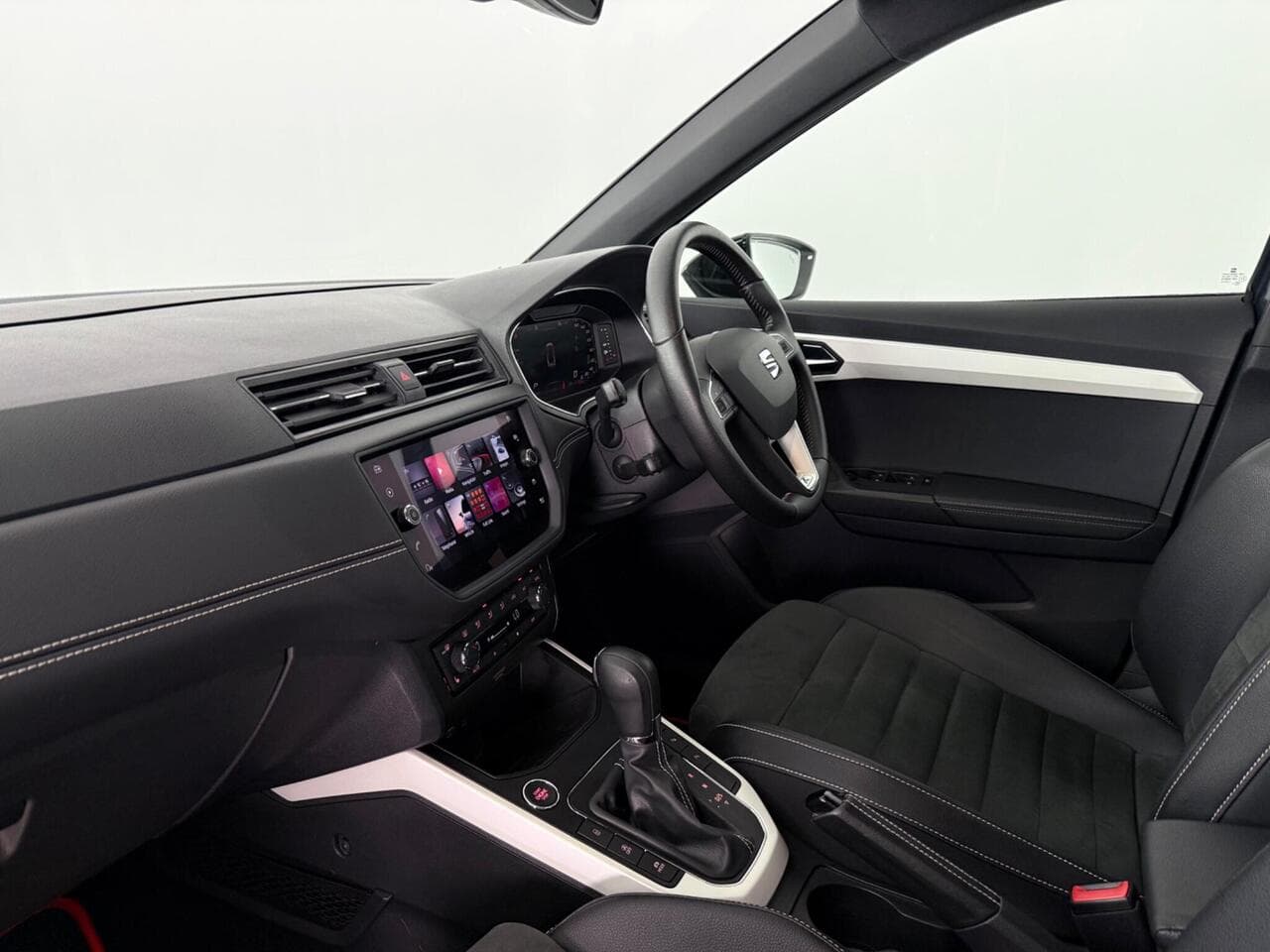 SEAT Arona thumbnail Interior Front