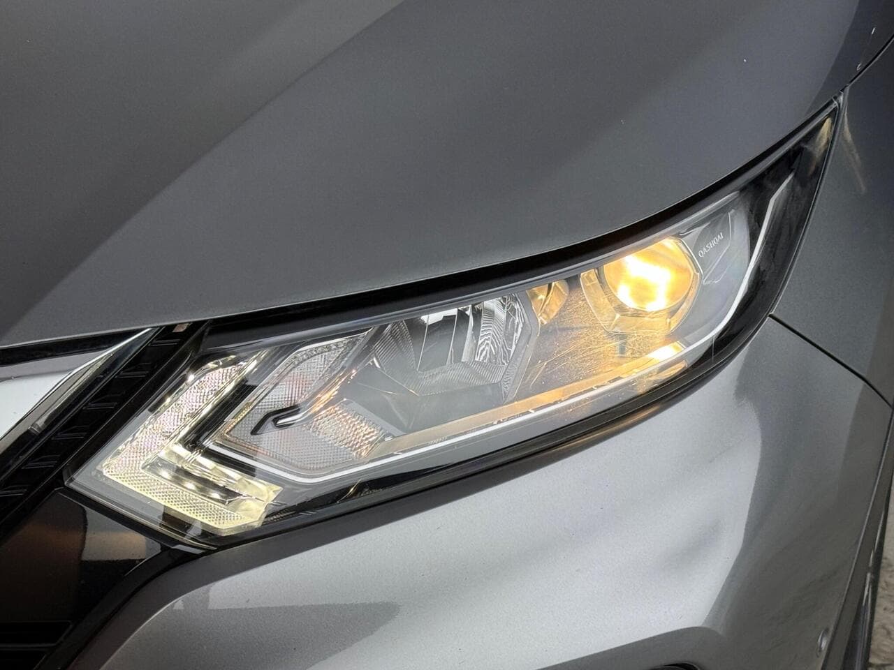 Nissan Qashqai thumbnail Lights Front