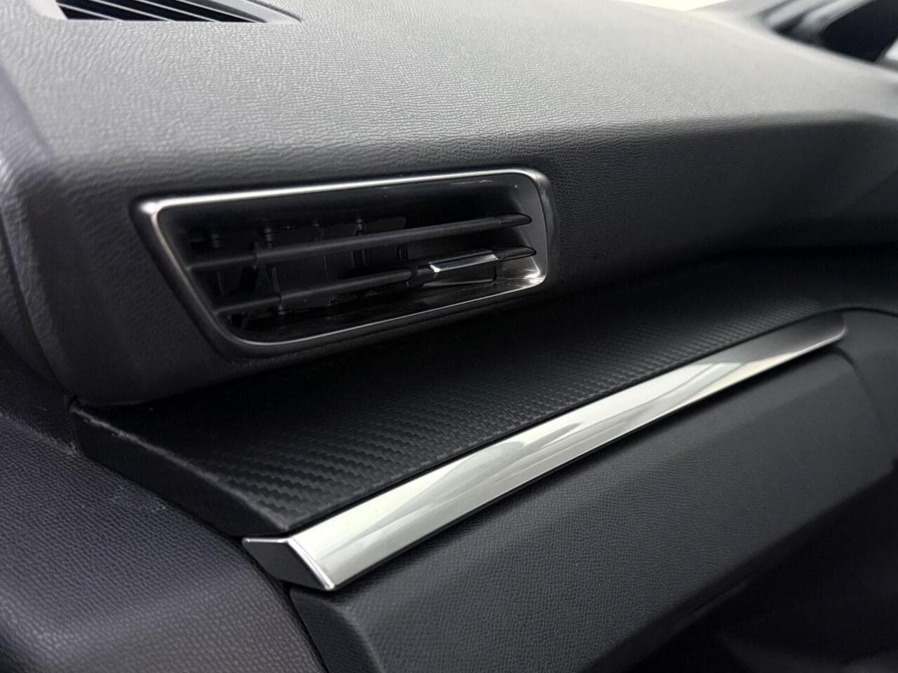 Peugeot 5008 thumbnail Badge Exterior