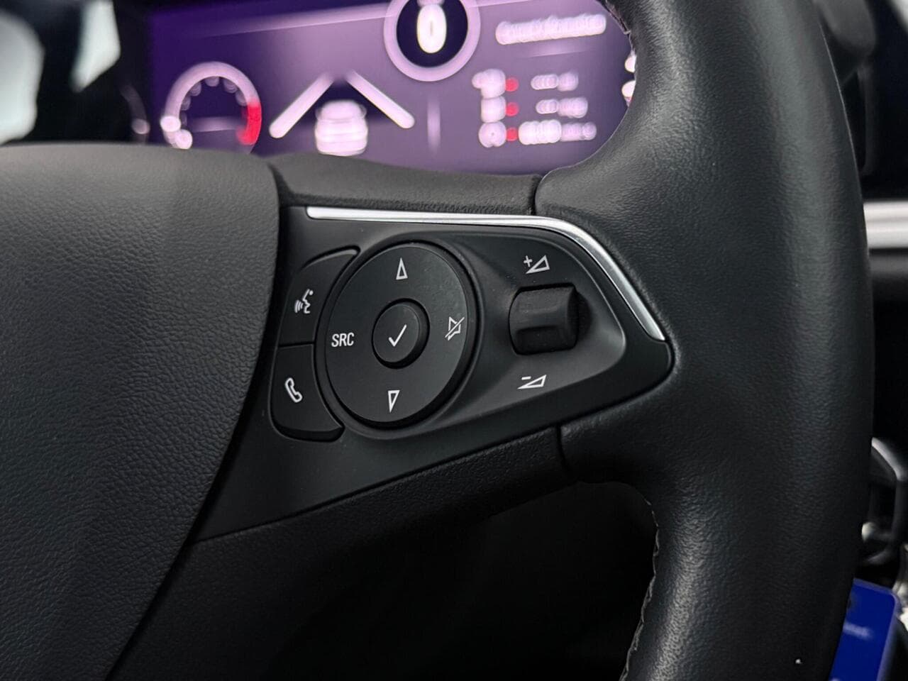 Vauxhall Grandland thumbnail Misc Controls