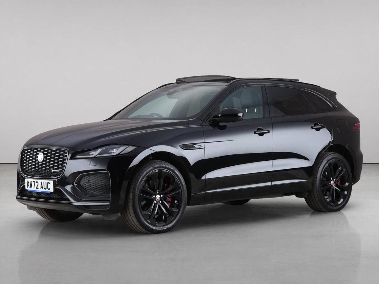 Jaguar F-PACE thumbnail Front Left
