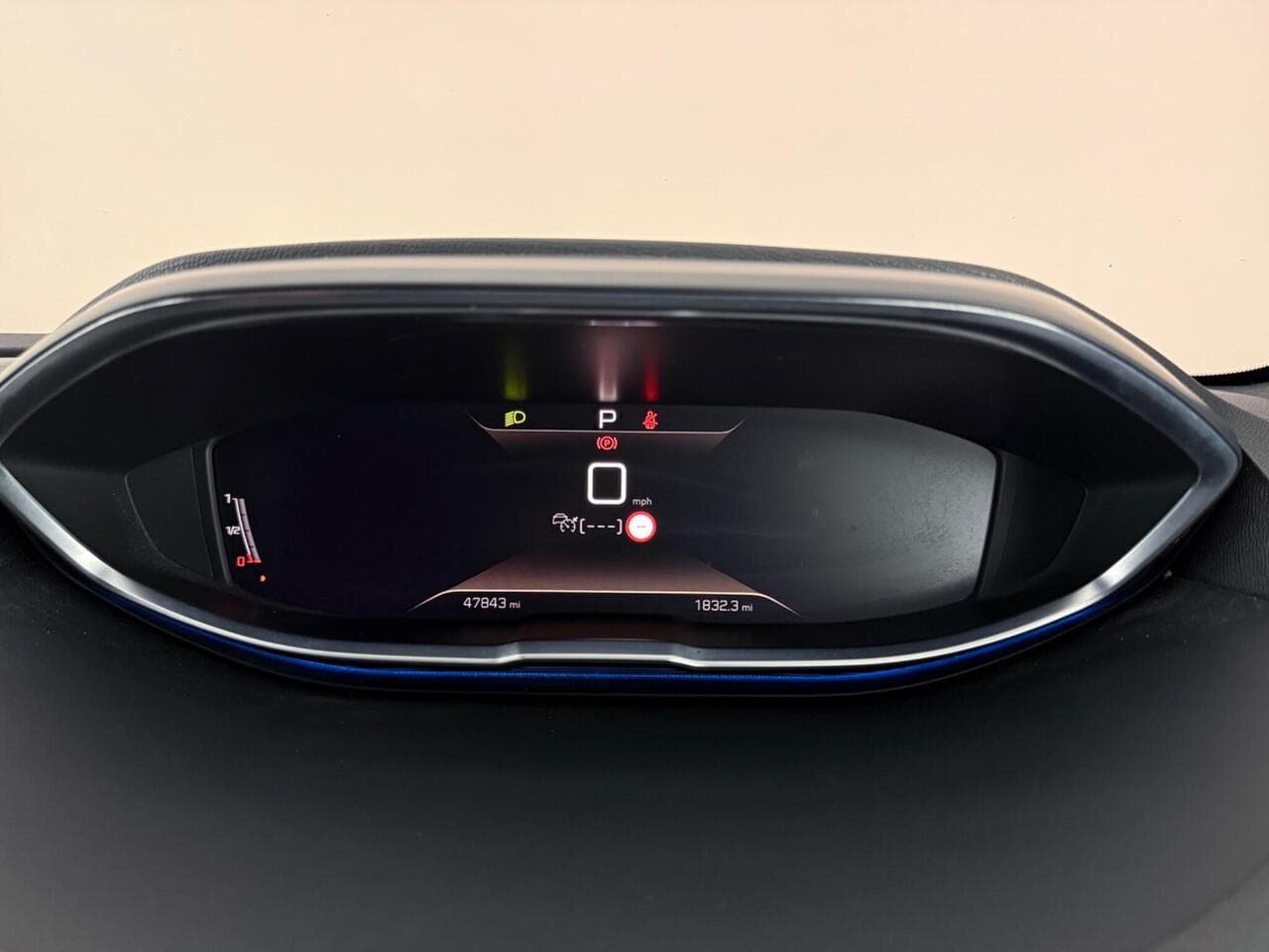 Peugeot 5008 thumbnail Driver Instruments