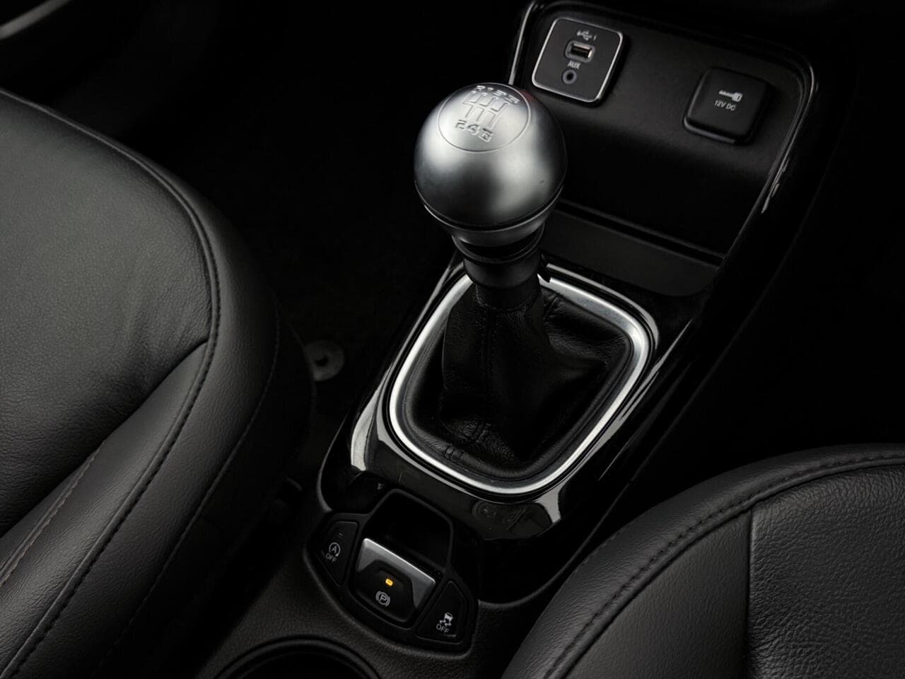 Jeep Compass thumbnail Interior Front