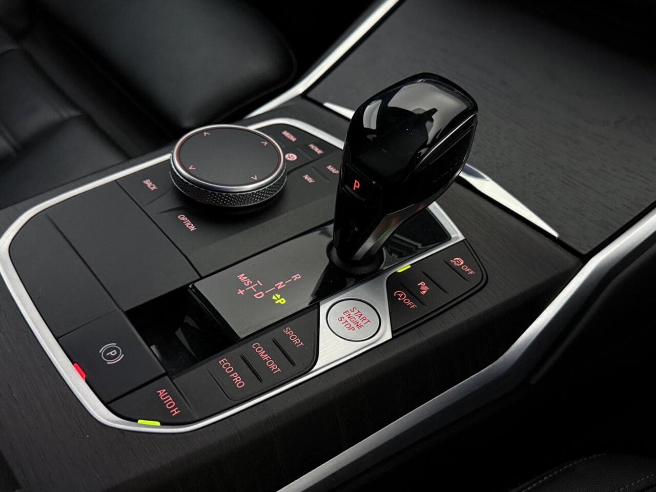BMW 3 Series thumbnail Interior Front
