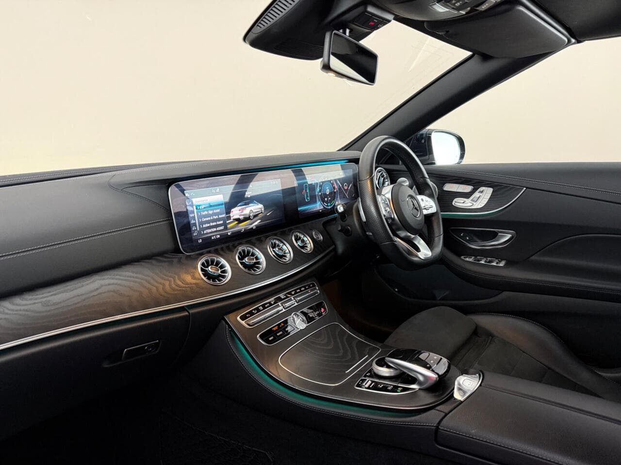 Mercedes-Benz E Class thumbnail Interior Front