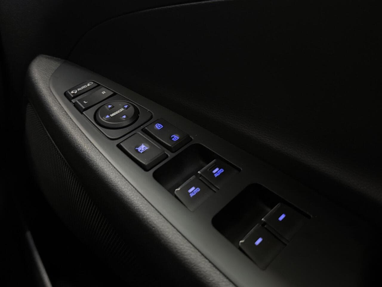 Hyundai TUCSON thumbnail Misc Controls