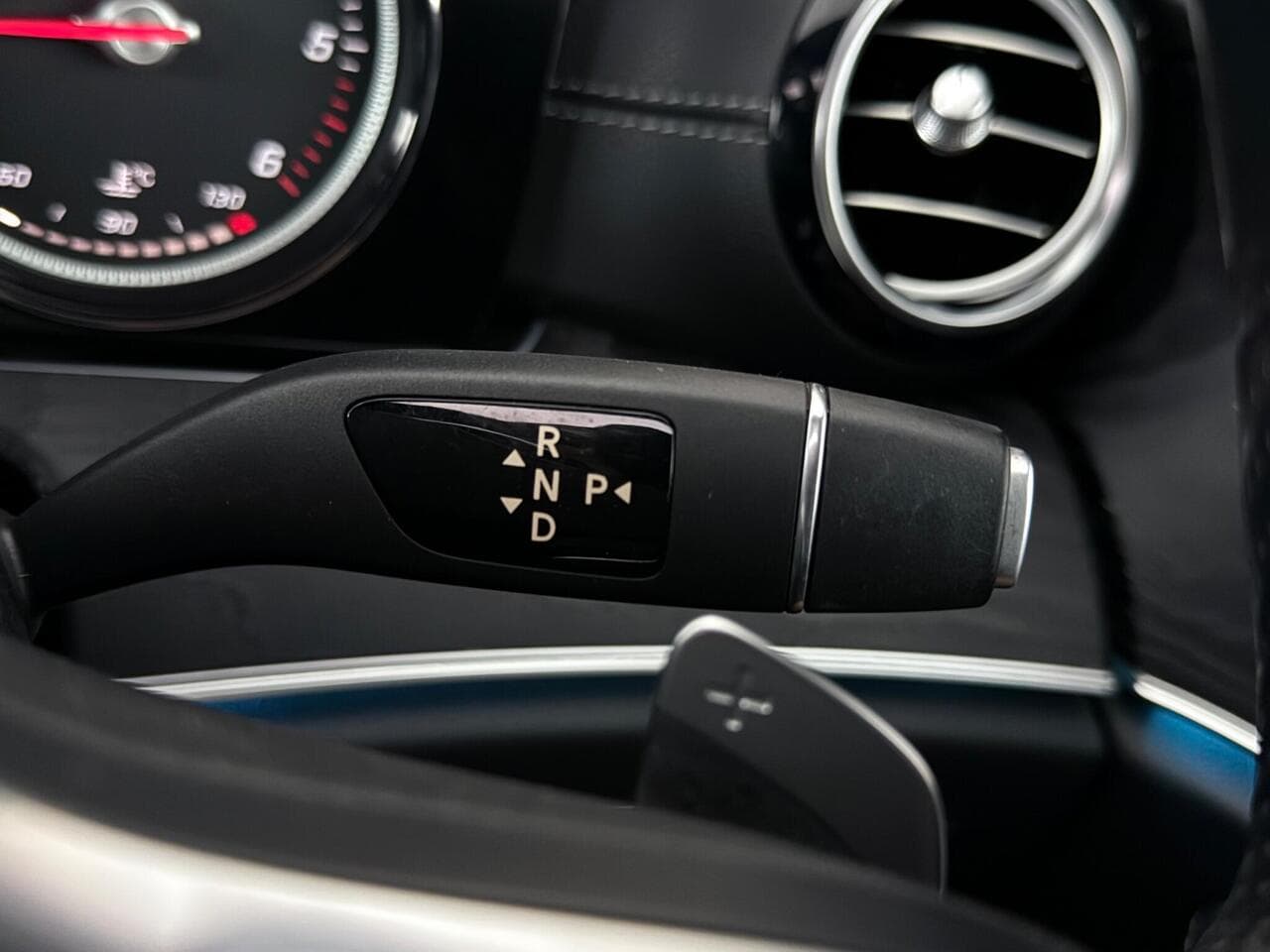 Mercedes-Benz E Class thumbnail Misc Controls
