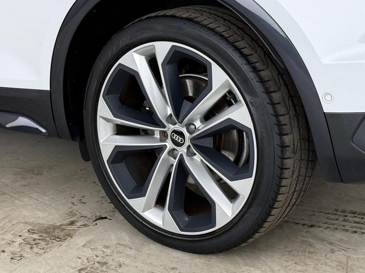 Audi Q5 thumbnail Wheel
