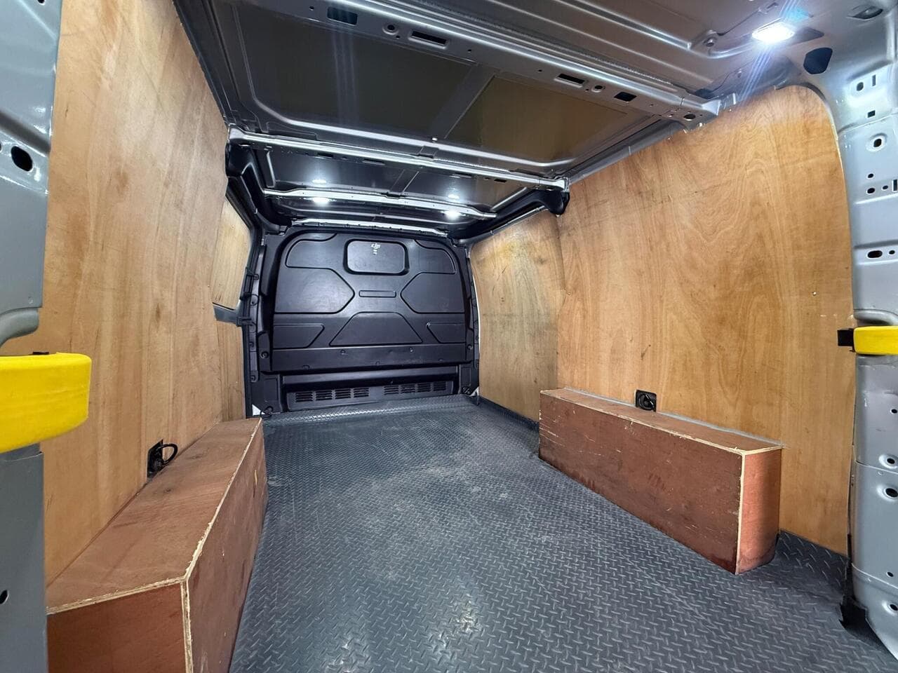 Ford Transit Custom thumbnail Cargo Space