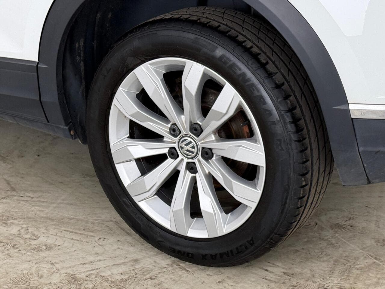 Volkswagen T-Roc thumbnail Wheel
