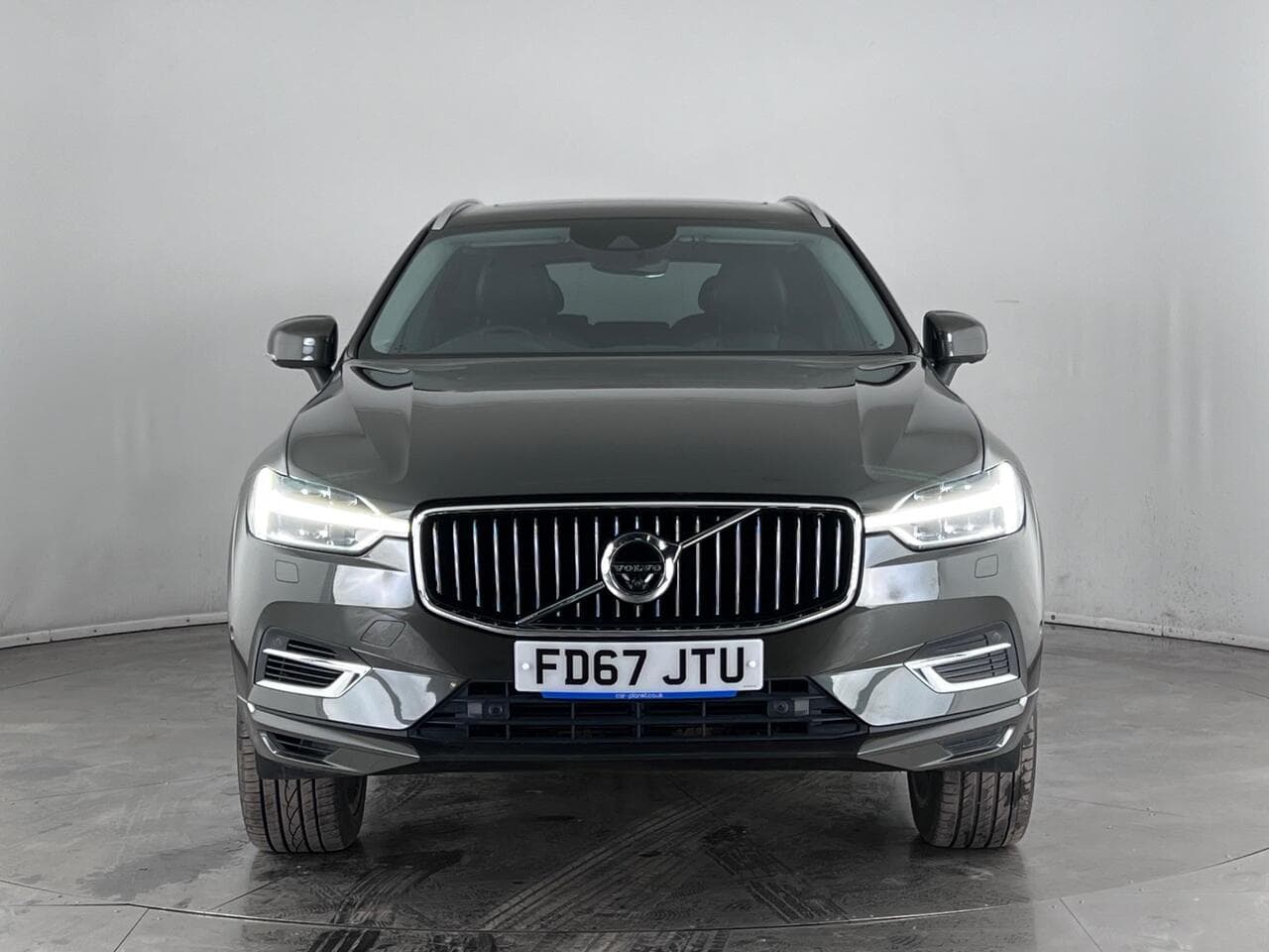 Volvo XC60 thumbnail Front