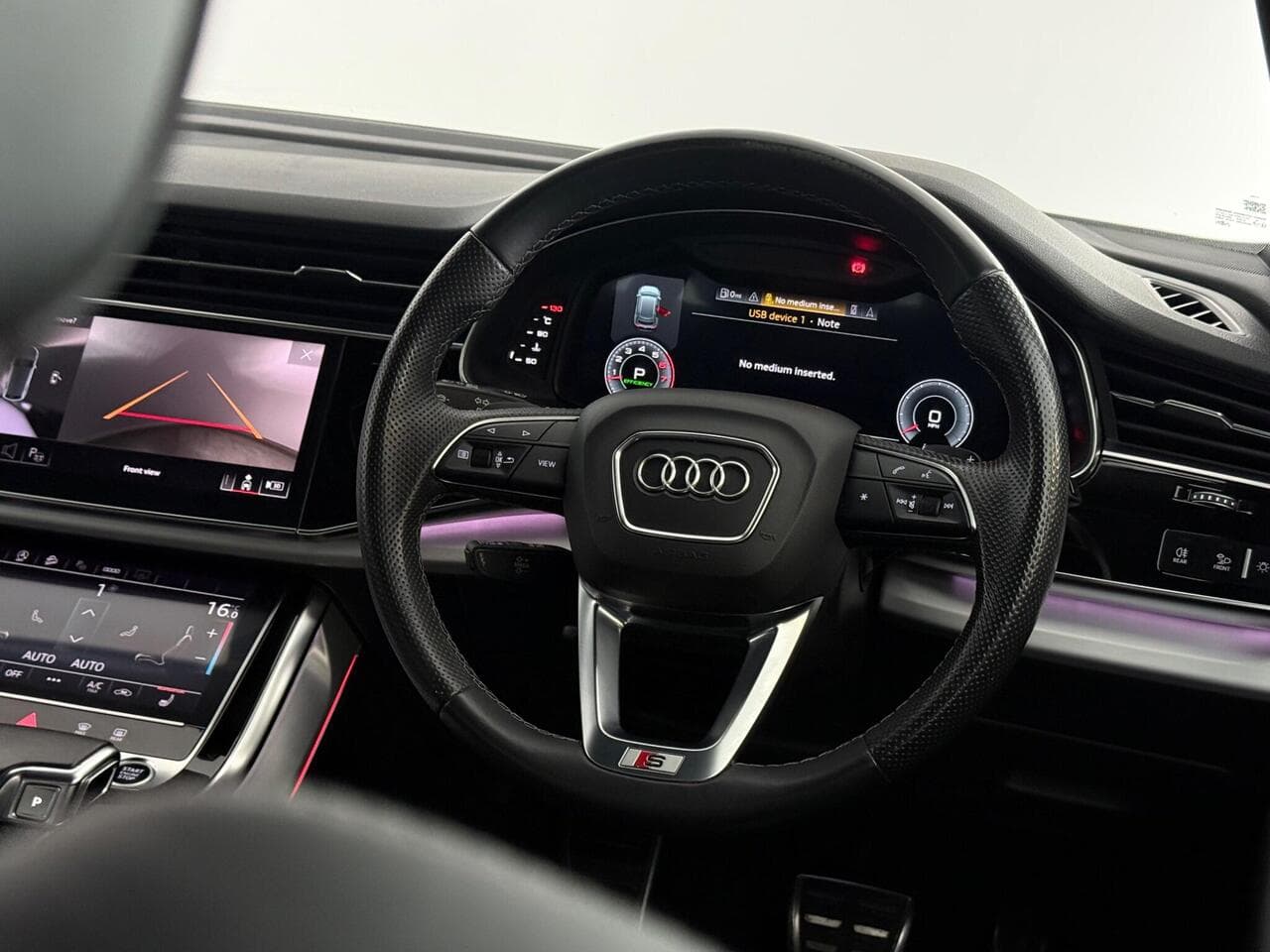 Audi Q8 thumbnail Steering Wheel