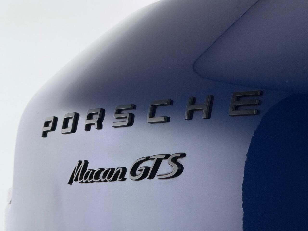 Porsche Macan thumbnail Promotional Material