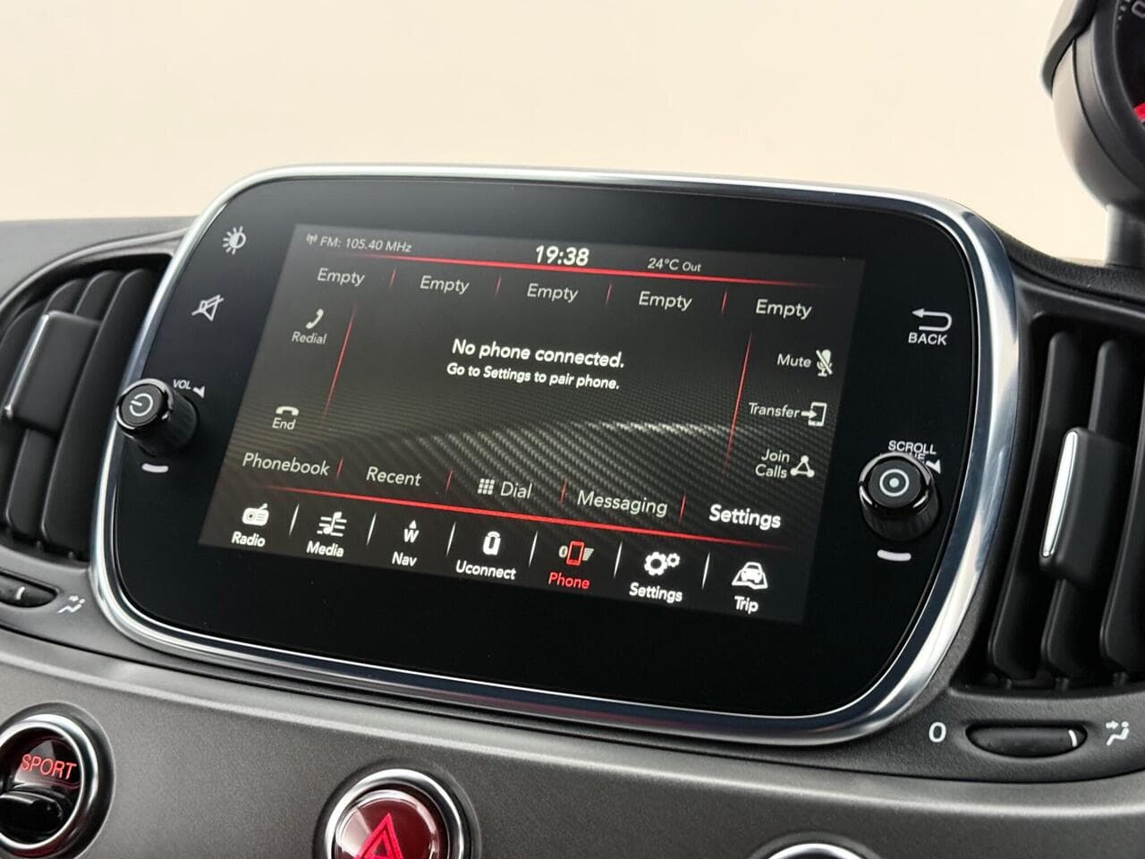 Abarth 595 thumbnail Infotainment System