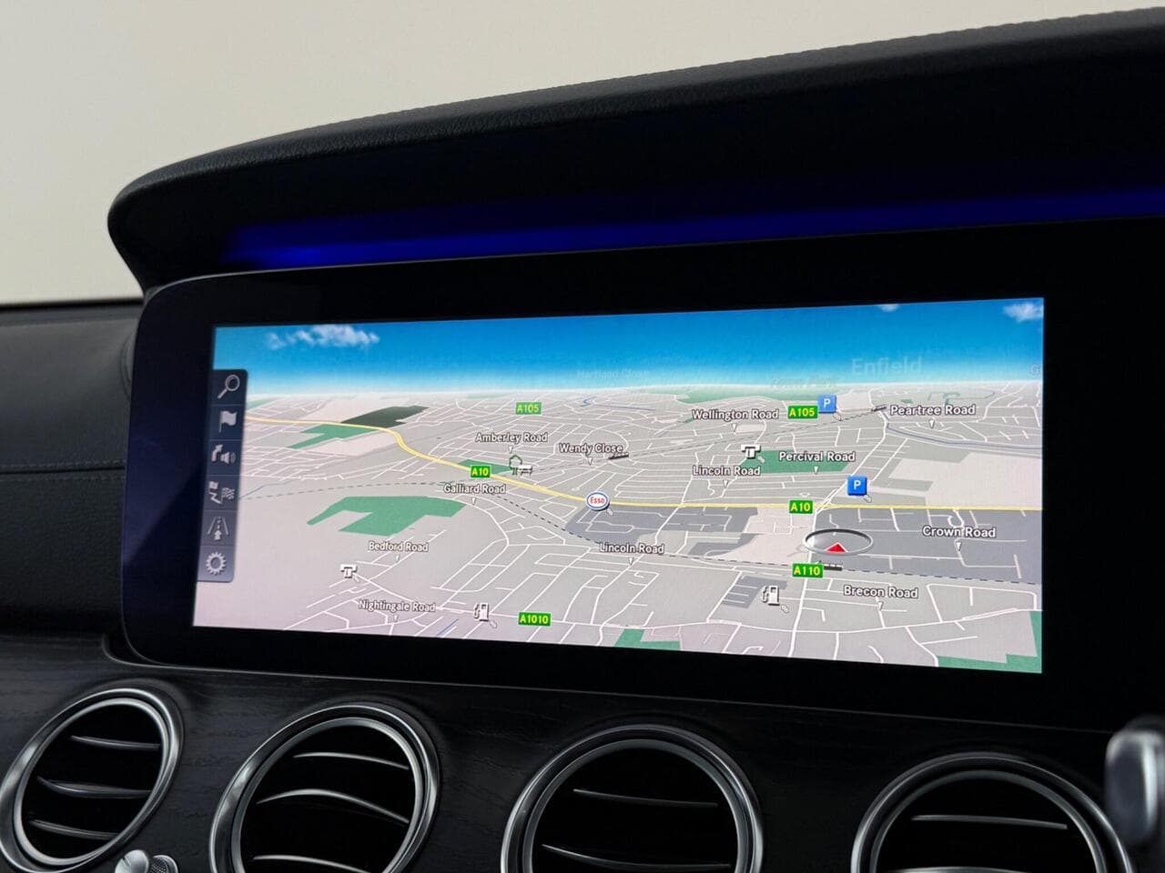 Mercedes-Benz E Class thumbnail Infotainment System