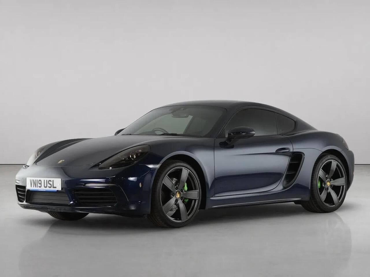 Porsche 718 Cayman thumbnail Front Left