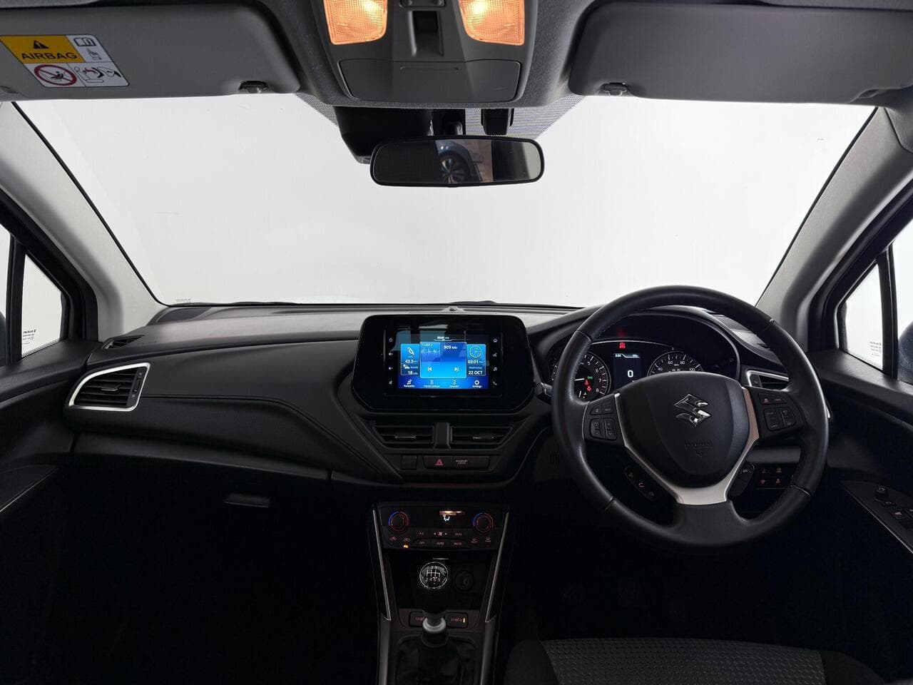 Suzuki S-Cross thumbnail Interior Front