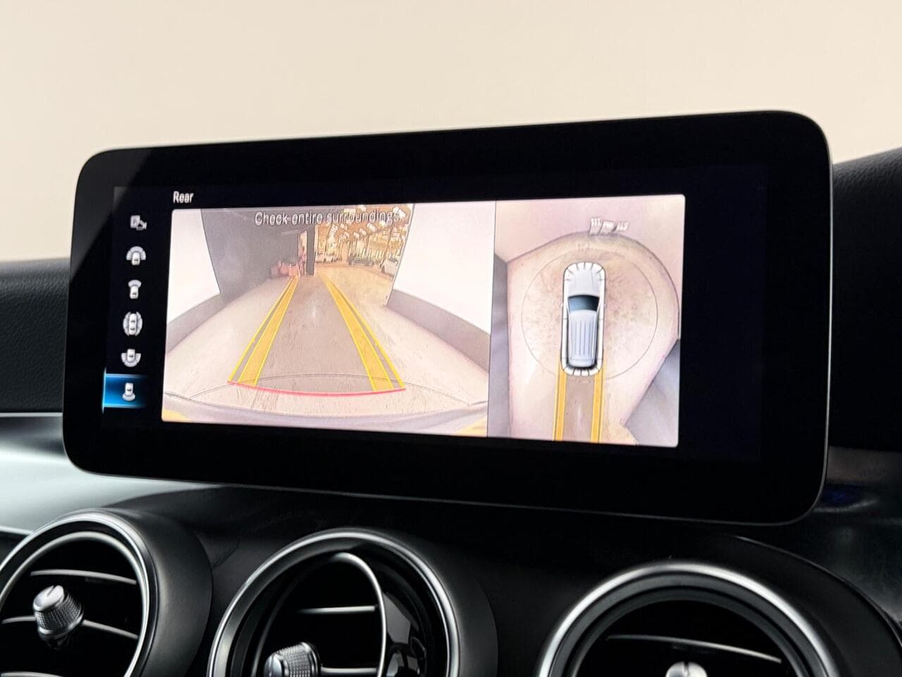 Mercedes-Benz GLC thumbnail Infotainment System