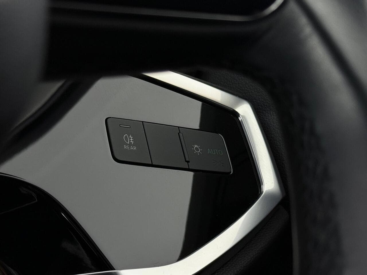 Audi Q3 thumbnail Misc Controls