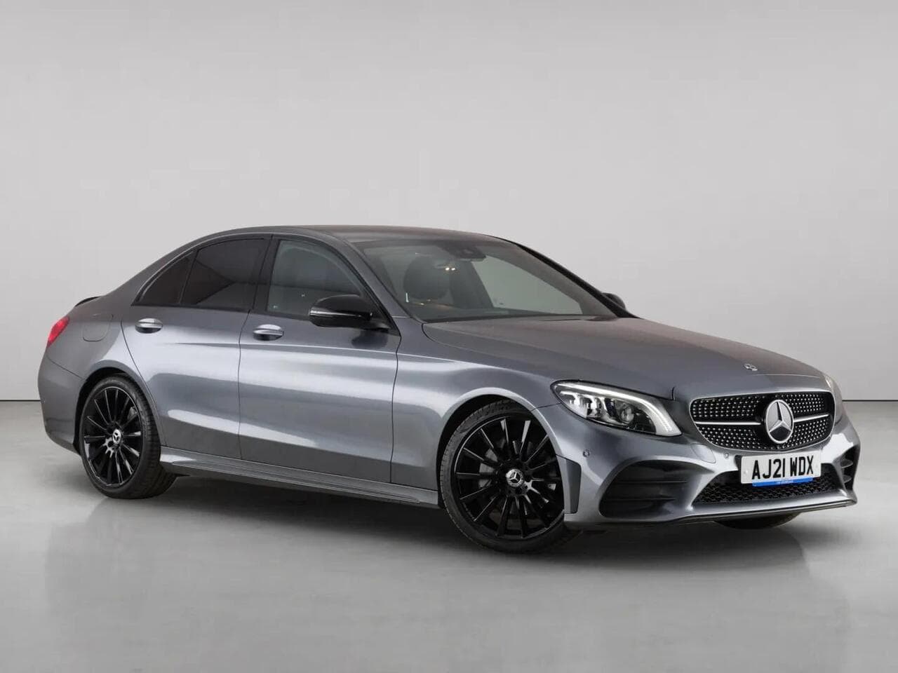 Mercedes-Benz C Class - Mercedes-Benz C Class 2.0 C220d AMG Line Night Edition (Premium) Saloon 4dr Diesel G-Tronic+ Euro 6 (s/s) (194 ps)
