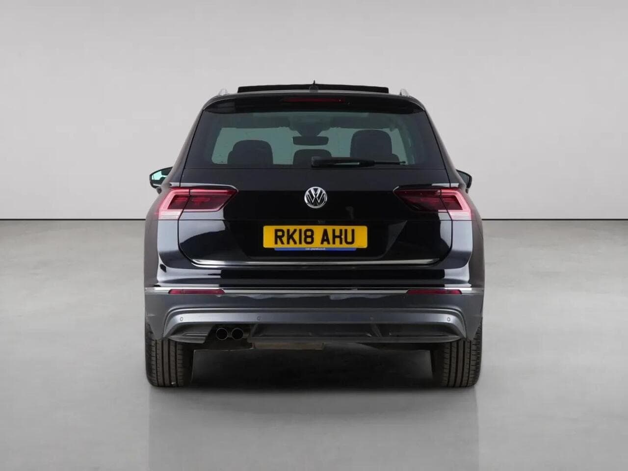 Volkswagen Tiguan thumbnail Rear