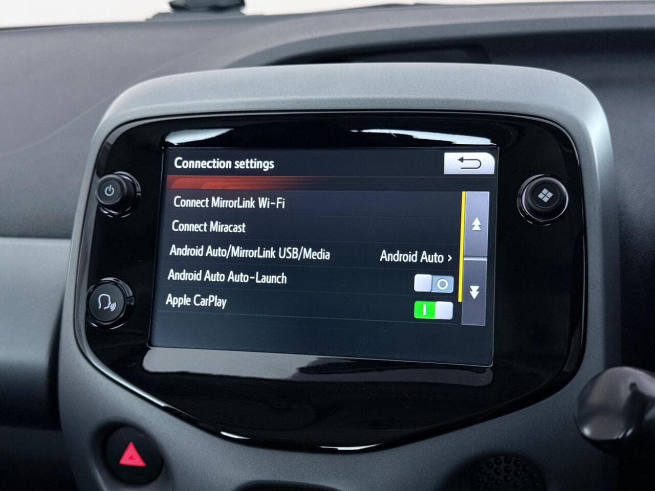 Toyota AYGO thumbnail Infotainment System