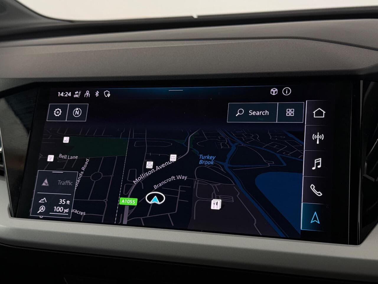 Audi Q4 e-tron thumbnail Infotainment System