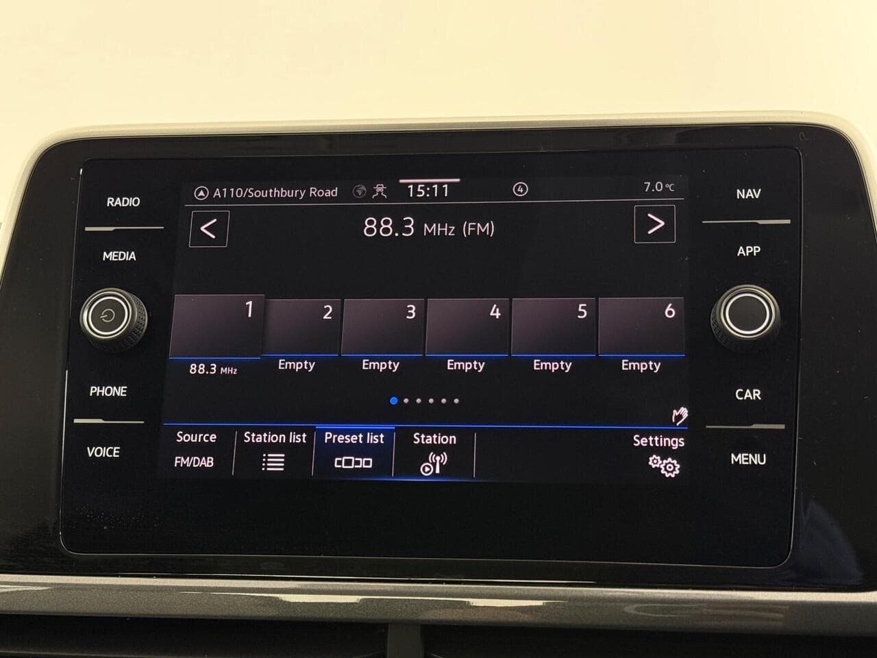 Volkswagen T-Roc thumbnail Infotainment System