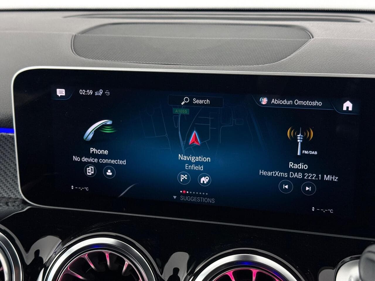 Mercedes-Benz GLB thumbnail Infotainment System