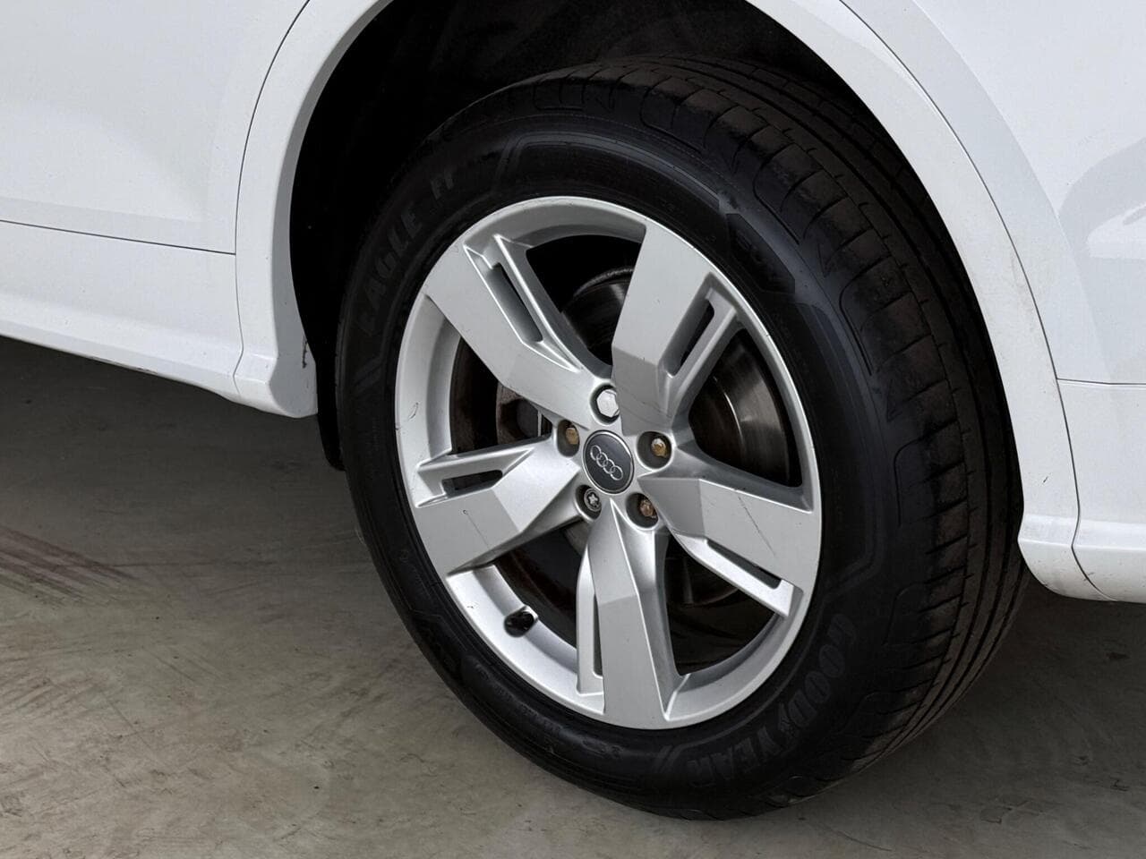 Audi Q5 thumbnail Wheel
