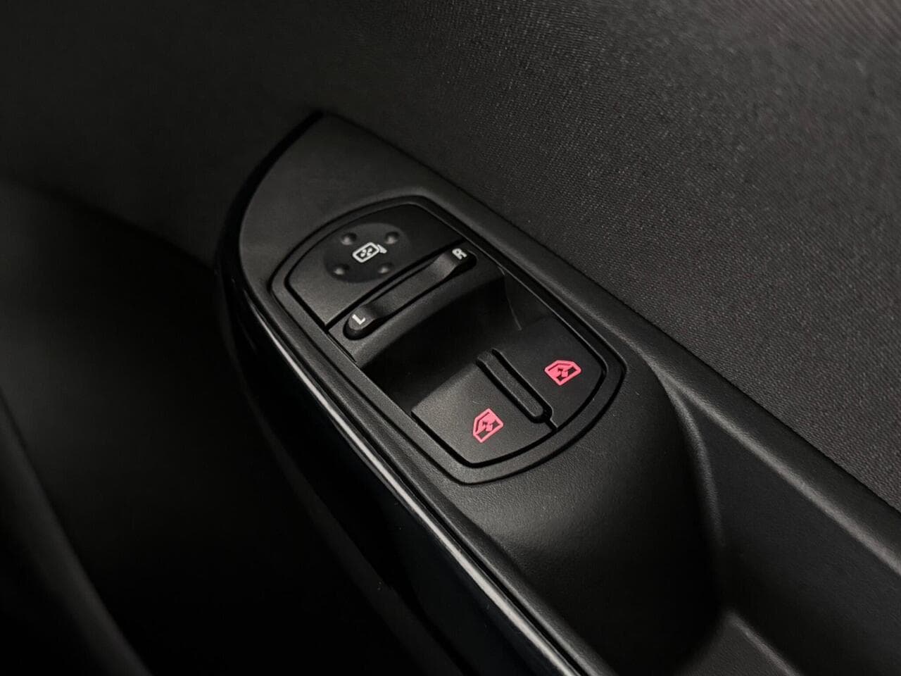 Vauxhall Corsa thumbnail Misc Controls