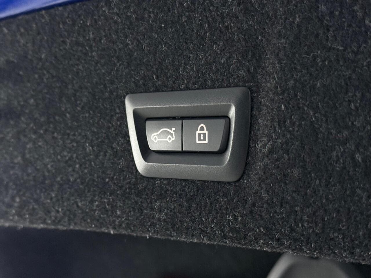 BMW 3 Series thumbnail Misc Controls