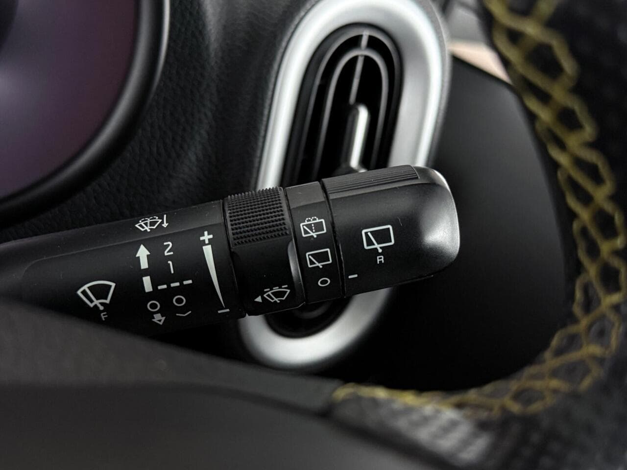Kia Picanto thumbnail Misc Controls