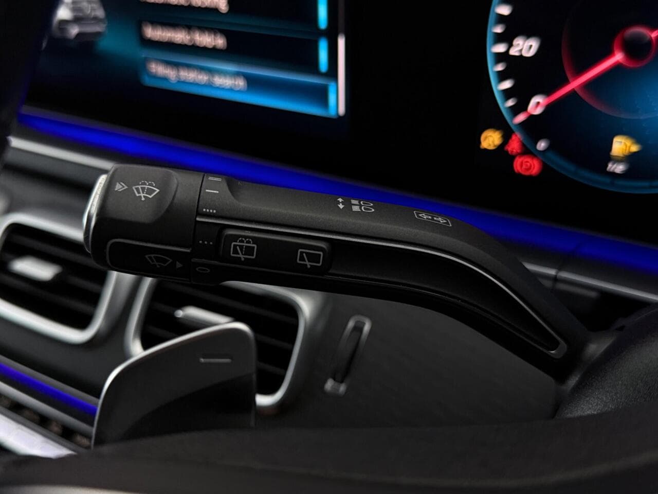 Mercedes-Benz GLE thumbnail Misc Controls