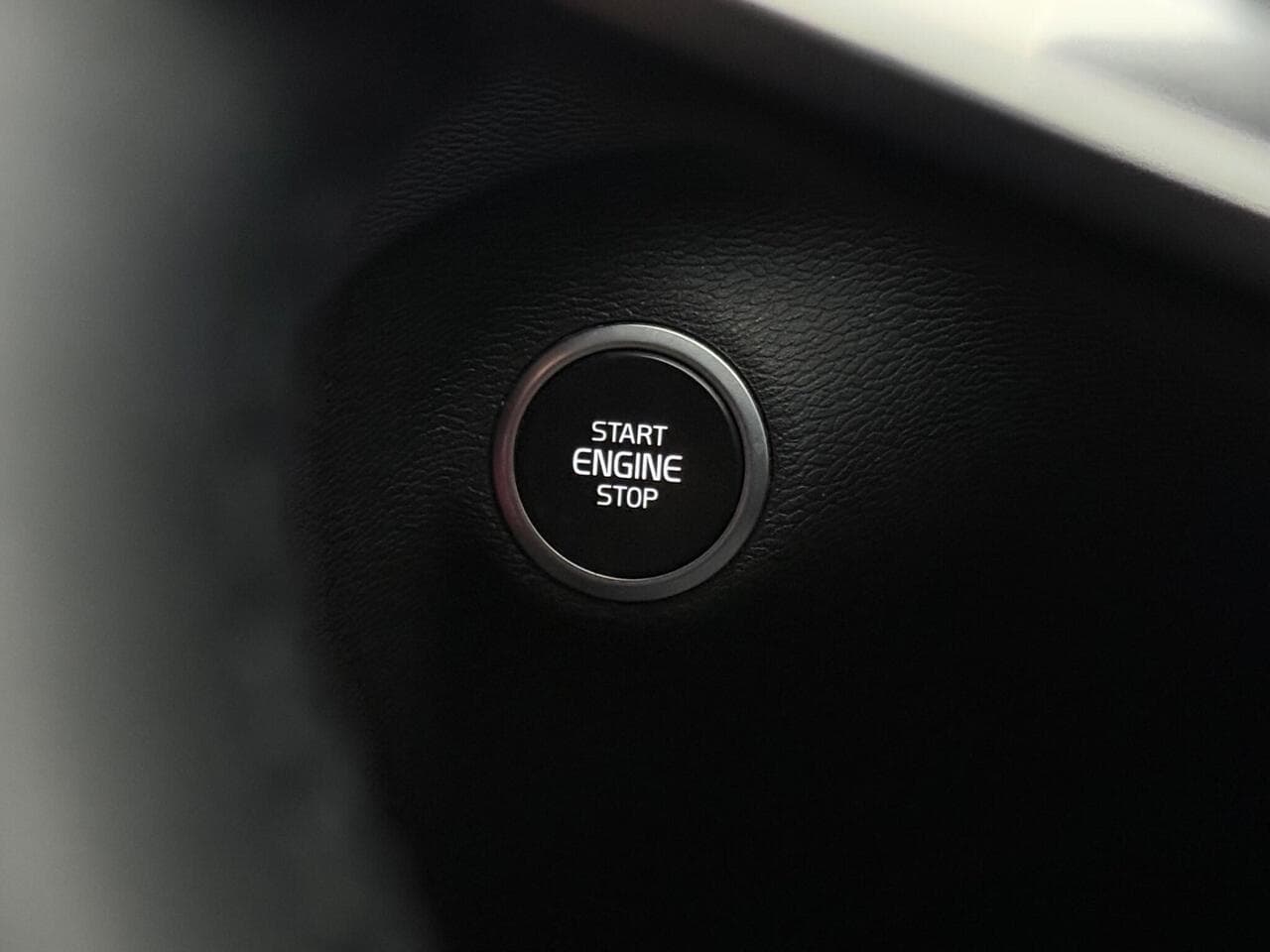 Volvo XC40 thumbnail Misc Controls