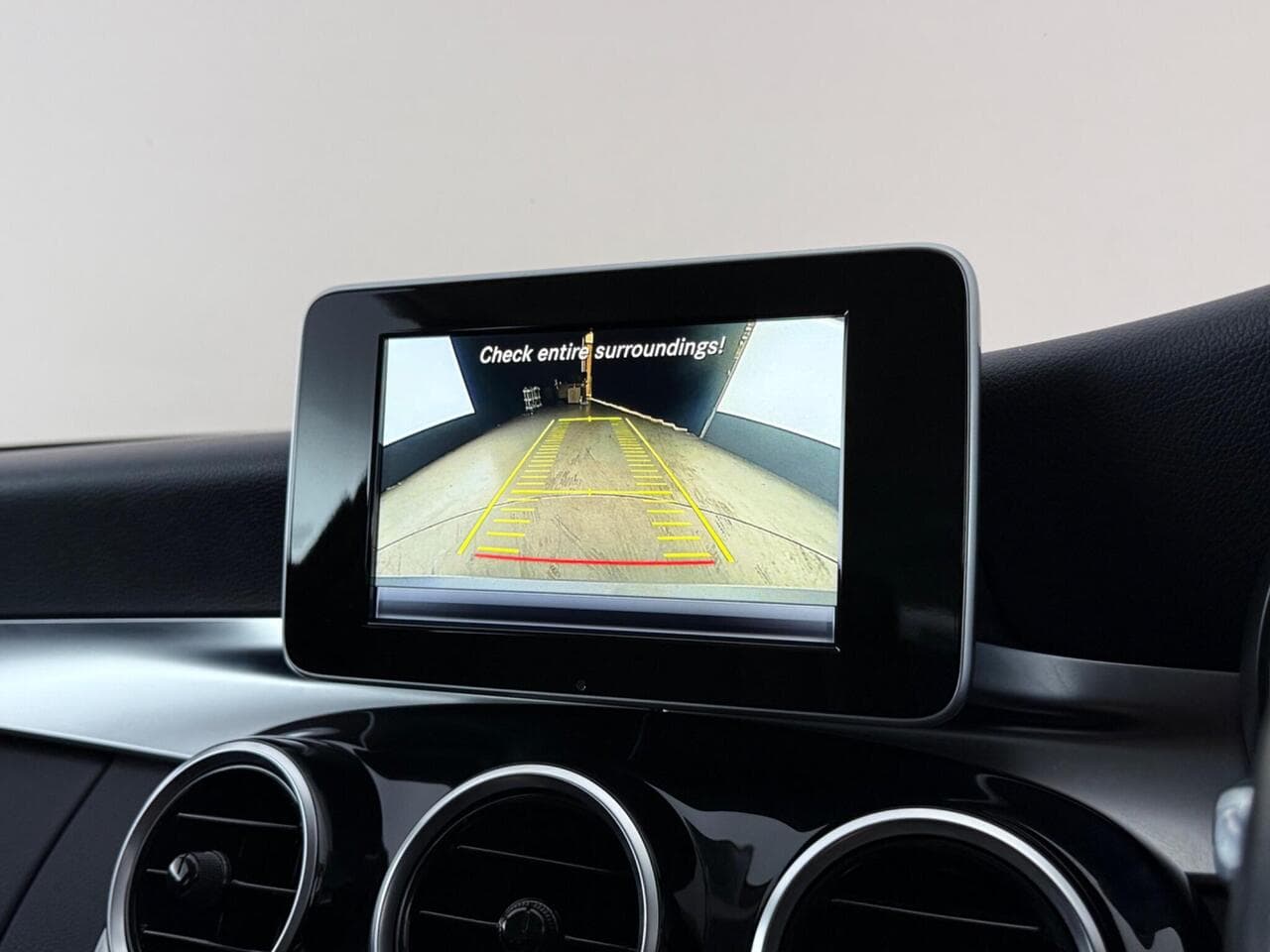 Mercedes-Benz C Class thumbnail Infotainment System