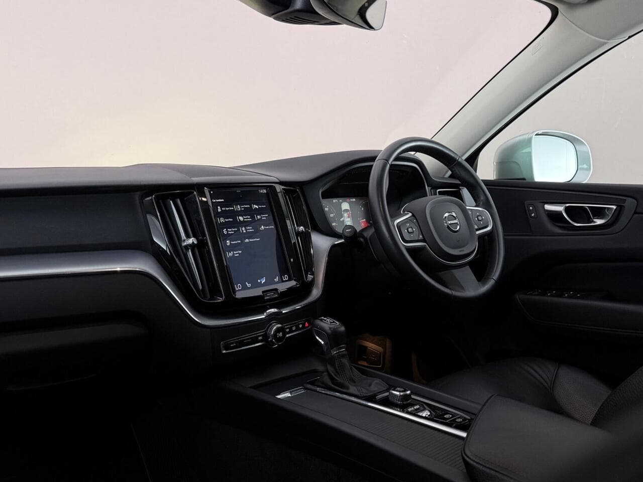 Volvo XC60 thumbnail Interior Front