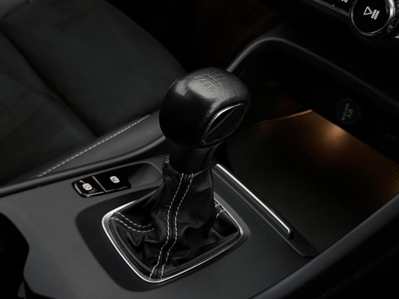Volvo XC40 thumbnail Interior Front