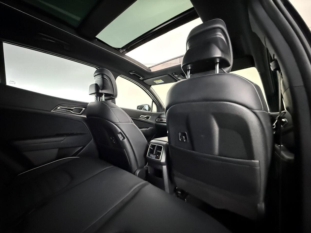 Kia Sportage thumbnail Seats Rear