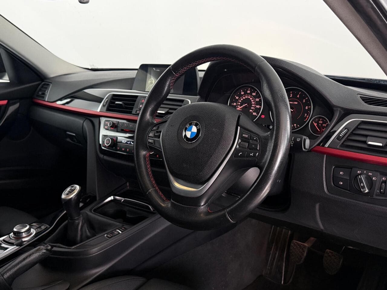 BMW 3 Series thumbnail Interior Front