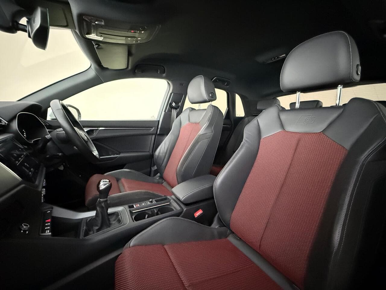 Audi Q3 thumbnail Seat Front Passenger