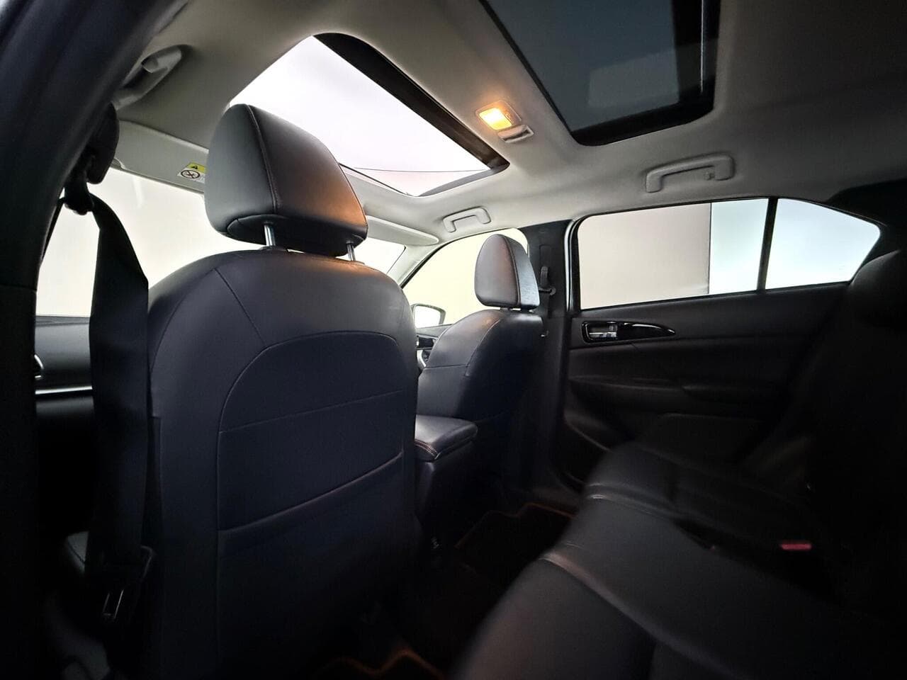 Mitsubishi Eclipse Cross thumbnail Seats Rear