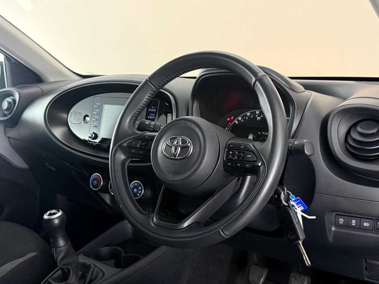 Toyota Aygo X thumbnail Steering Wheel