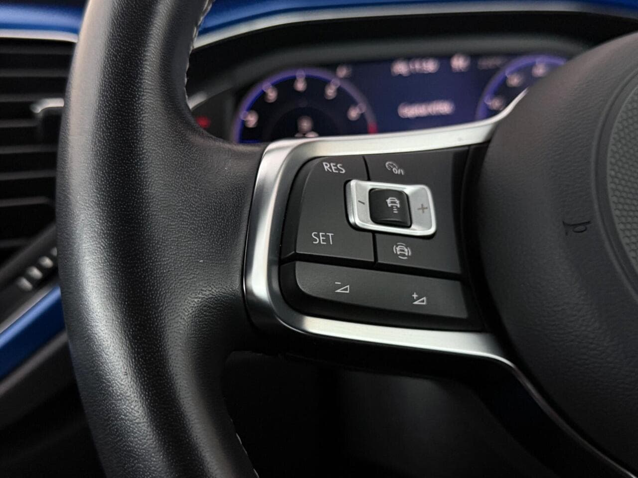 Volkswagen T-Roc thumbnail Misc Controls